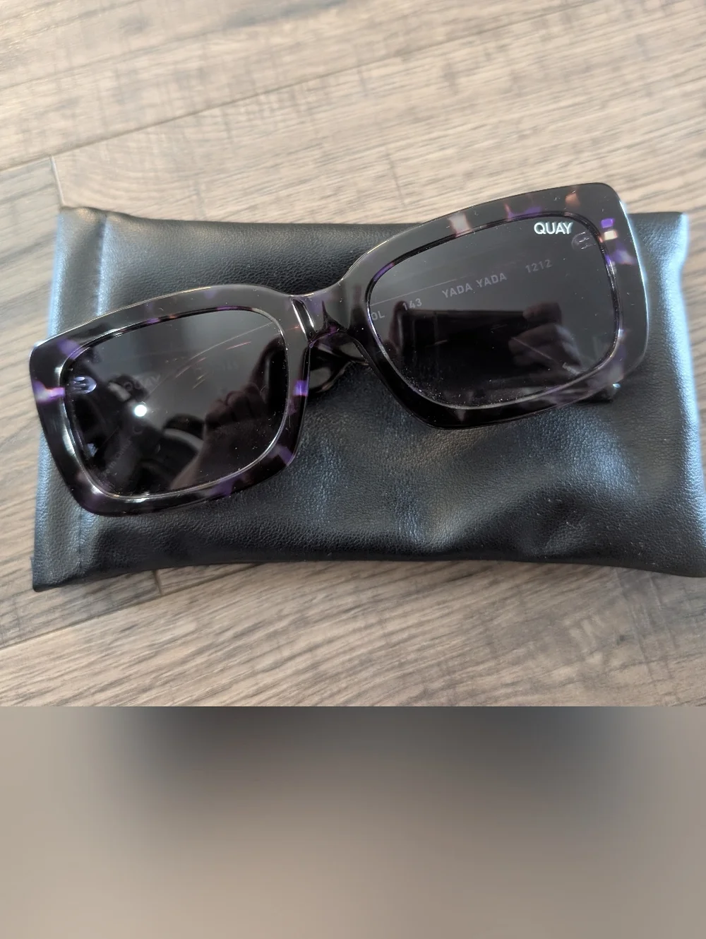 QUAY Sunglasses - Picture 2 of 3
